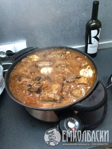 Свинина в мадере с черносливом