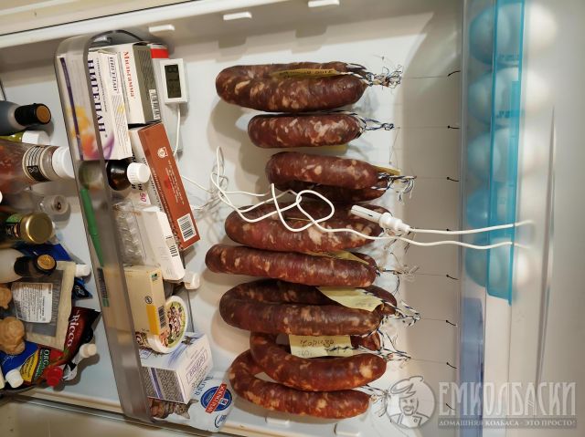 Начало вяленья, после суток в тепле.