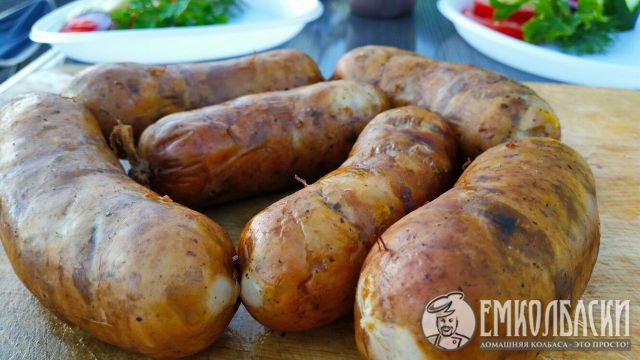 колбаски копченые. свинина+курица