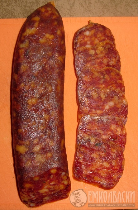 Домашняя сыровяленая колбаса из свинины