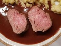 schweinefilet-sous-vide-mit-kirsch-schokoladensauce.jpg
